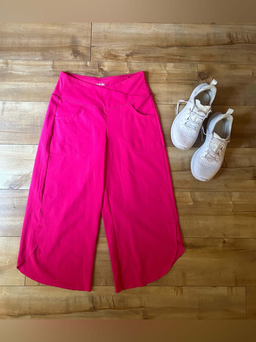 G4Free Pink Wide Leg Yoga Capri Pants Crossover Waist S LIKE NEW🌸